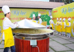 Kỷ lục bánh xèo lớn nhất Việt Nam 5