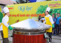 Kỷ lục bánh xèo lớn nhất Việt Nam 6
